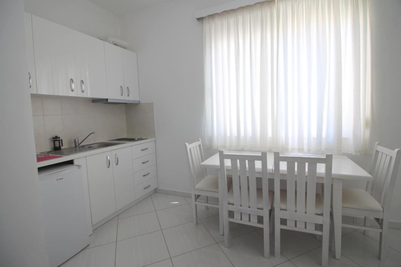 Eleana Apartments Саранда Екстер'єр фото